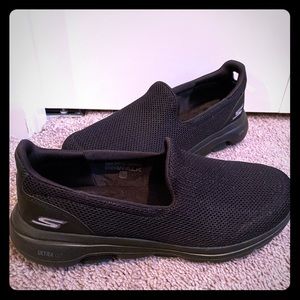 SKECHERS AIR COOLED GO WALK GOGA MAT BLACK
